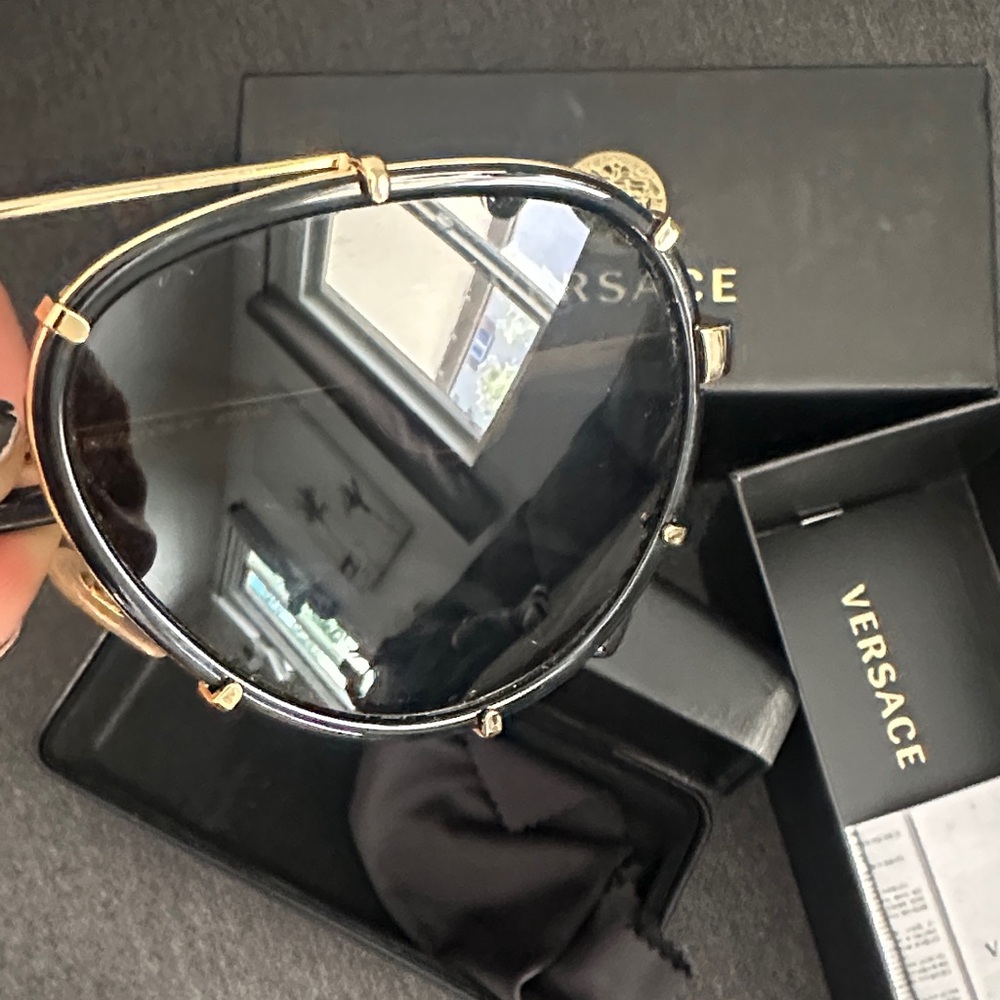 Versace sunglasses with box/case - Picture 4 of 11